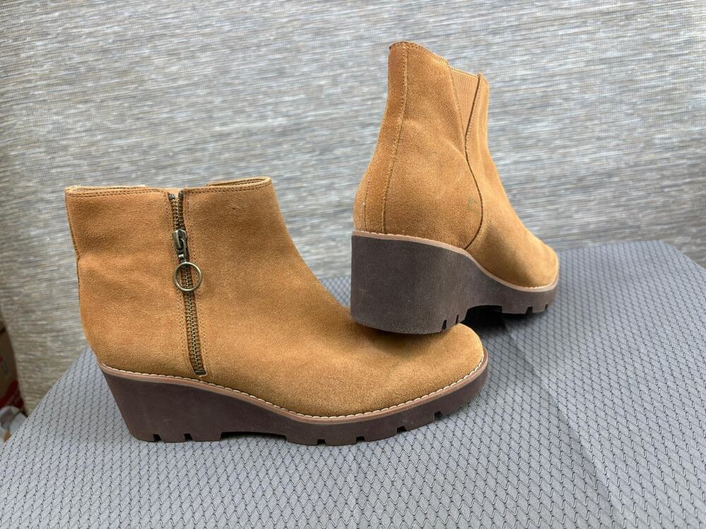 Vionic Hazal Zip Up Ankle Booties Womens Size 9.5 Stone Suede Water Repellent